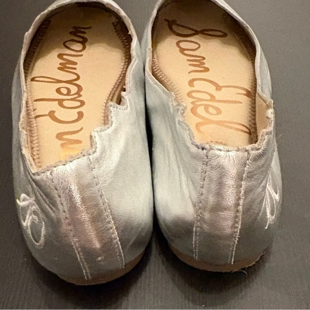 Sam Edelman Finnegan Scalloped Silver Ballet Flats Womens size 6M Preloved